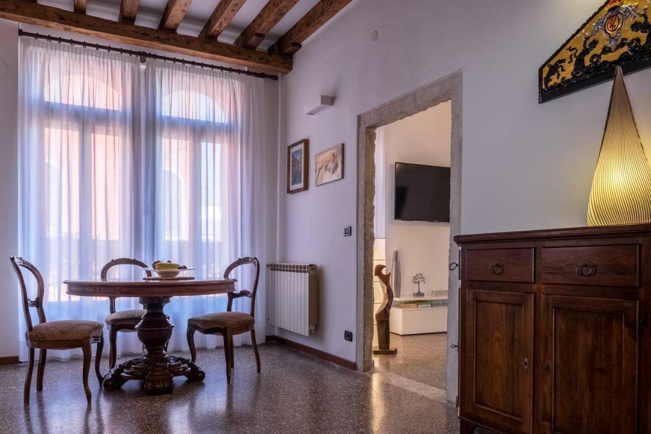 Ca' Alessandro Apartment เวนิส ภายนอก รูปภาพ